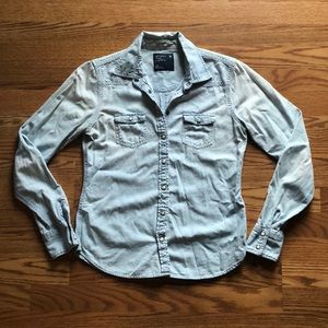 American Eagle Chambray button down